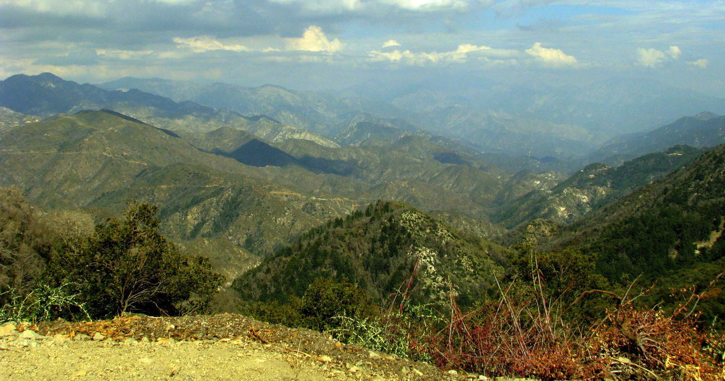 View from near Mt Wilson into the surrounding valleys.