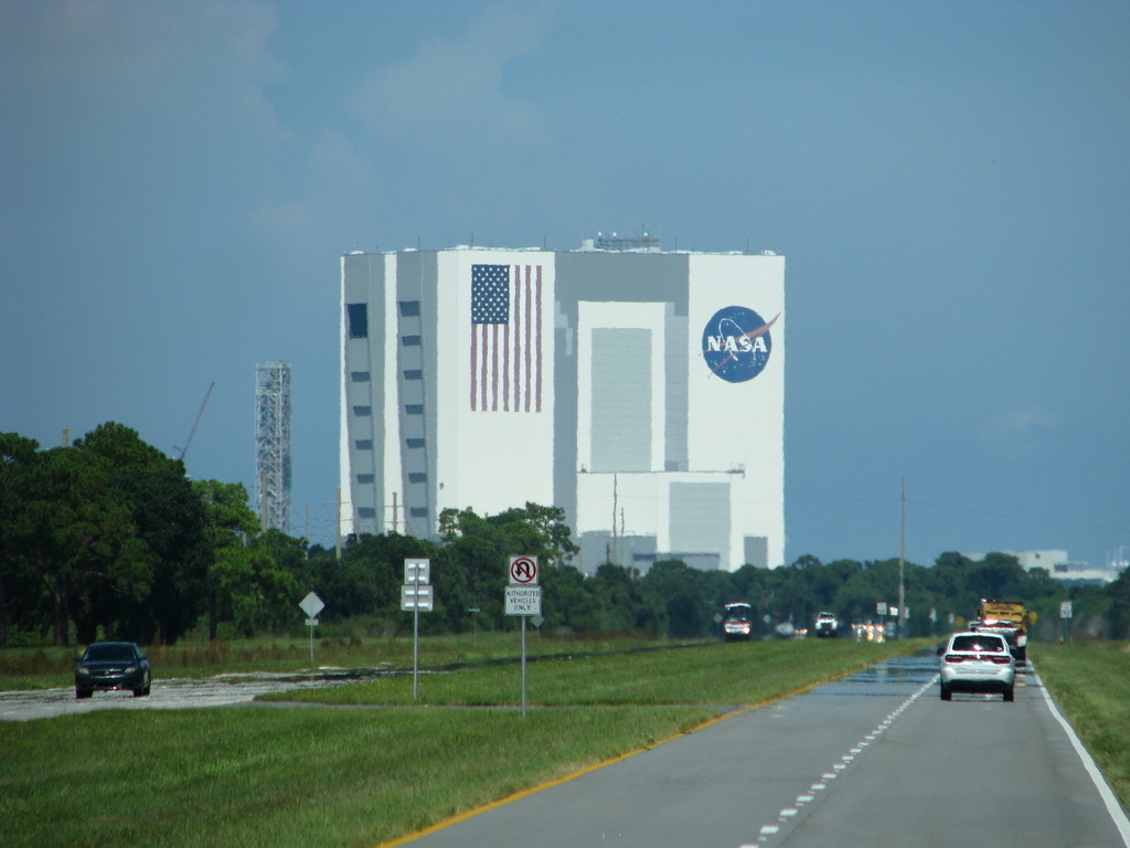 First view onto the Vehicle/Vertical Assembly Building (VAB) which was built in the 60s for the Saturn V moon rocket and remains the largest single room in the world.