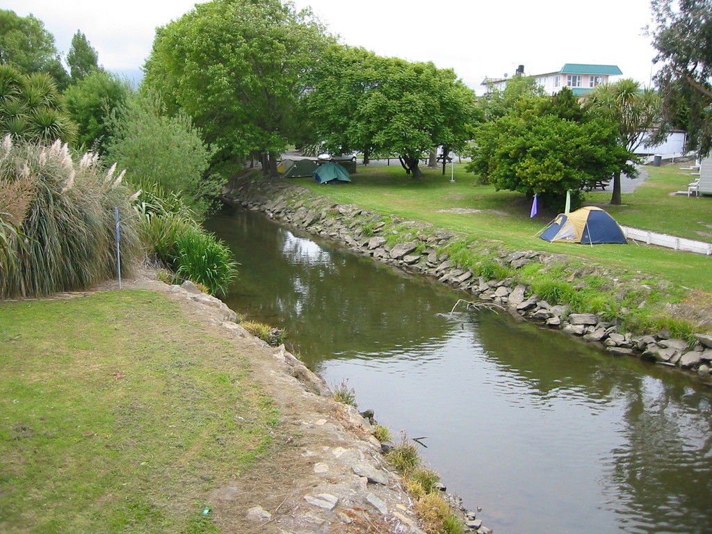 Camping right in the centre of Kaikoura; it's not quite as idyllic as the photo suggests, though: there is a highway just to the right of this picture.