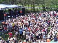 The Stein 2003 with 2500 Studenten, lots of sun and good music.